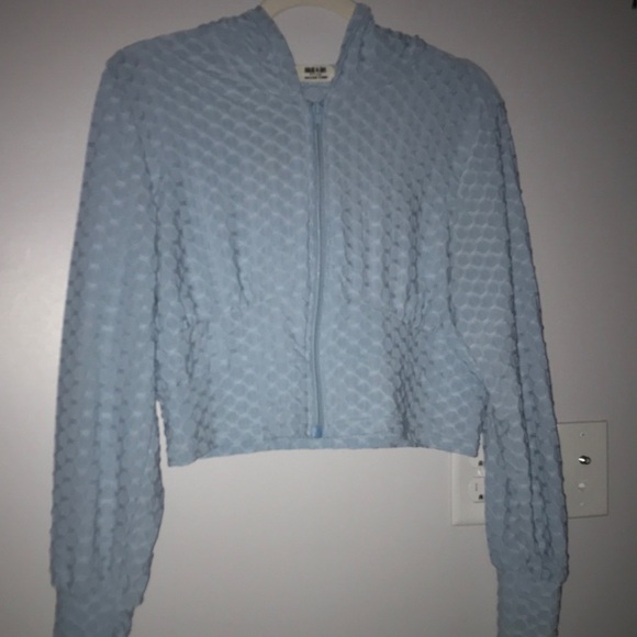 Light blue crop sweatshirt/shorts set - Picture 2 of 8